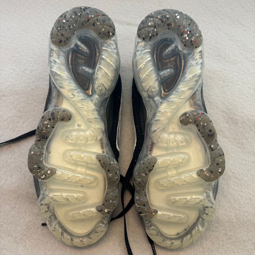 Nike | Air VaporMax Flyknit | Black White Running Shoes - Picture 2 of 14